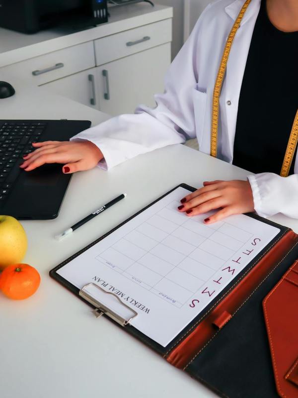 حجز استشارة مع يونس بن&nbsp;عمارة