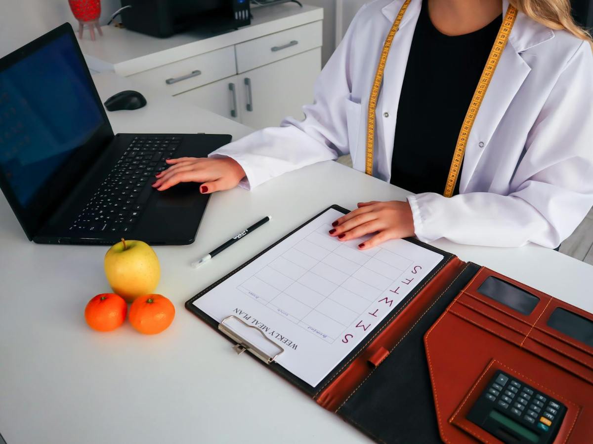 حجز استشارة مع يونس بن&nbsp;عمارة